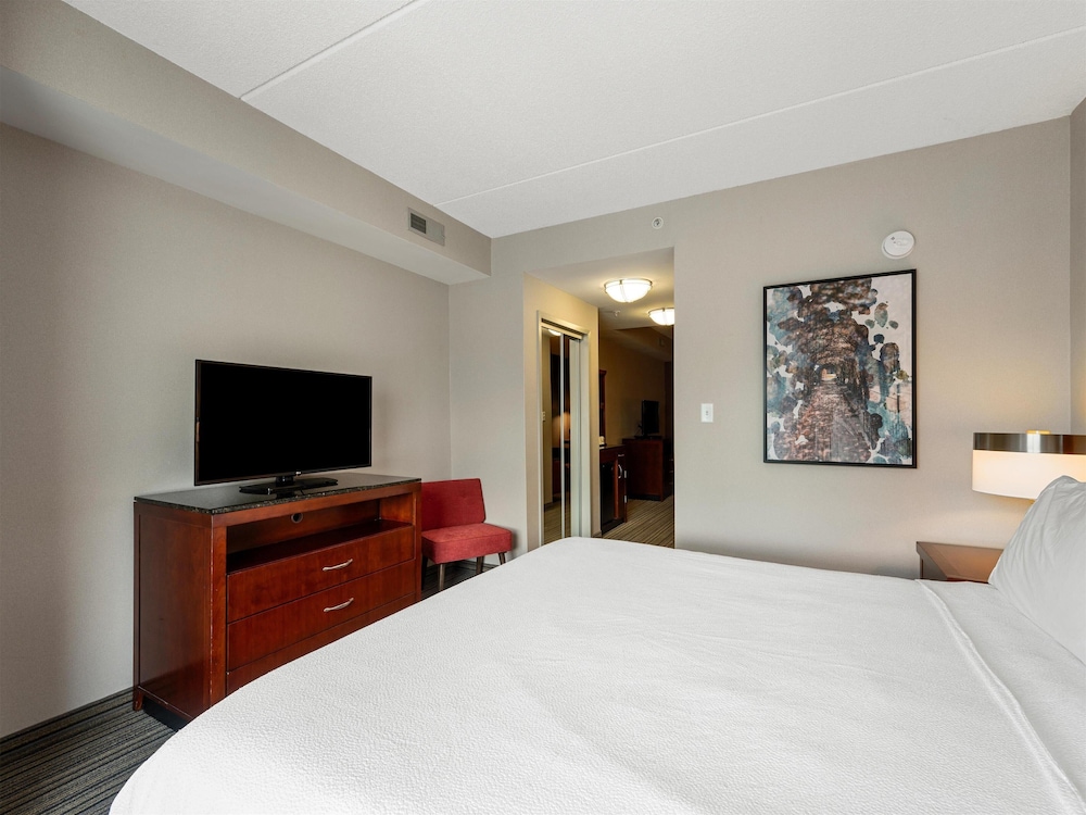 جناح جونيور، Hilton Garden Inn Winchester 3/6