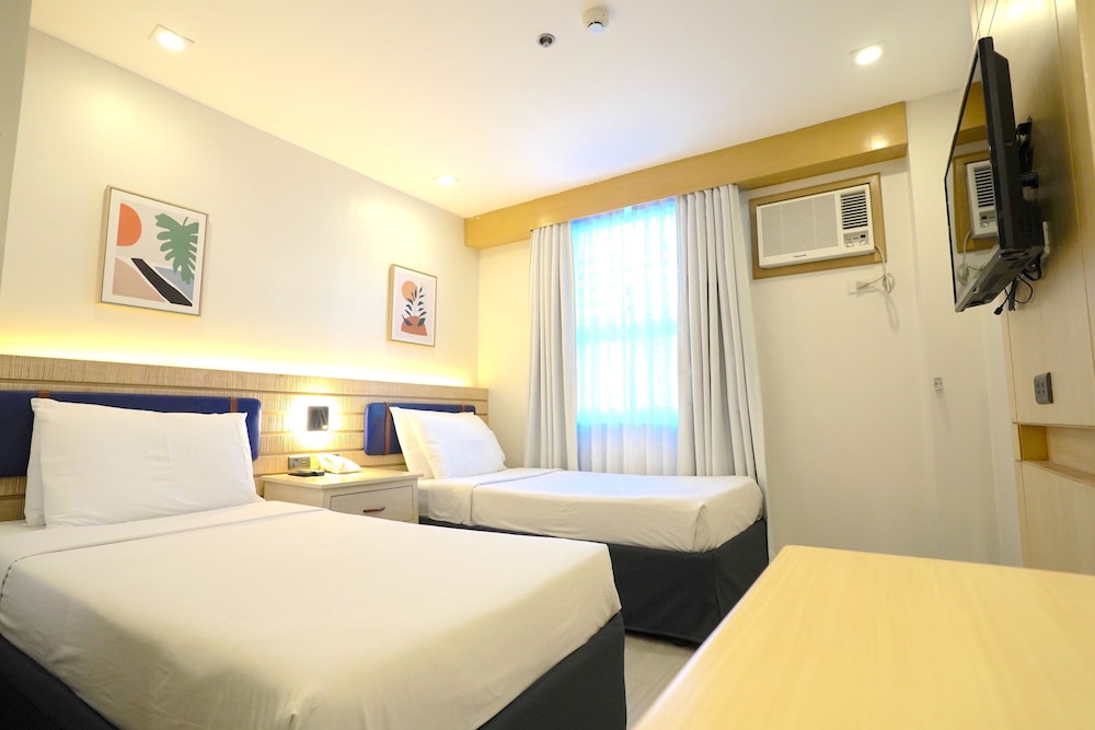 Cebu Uncle Tom's Cabin Hotel 35/66