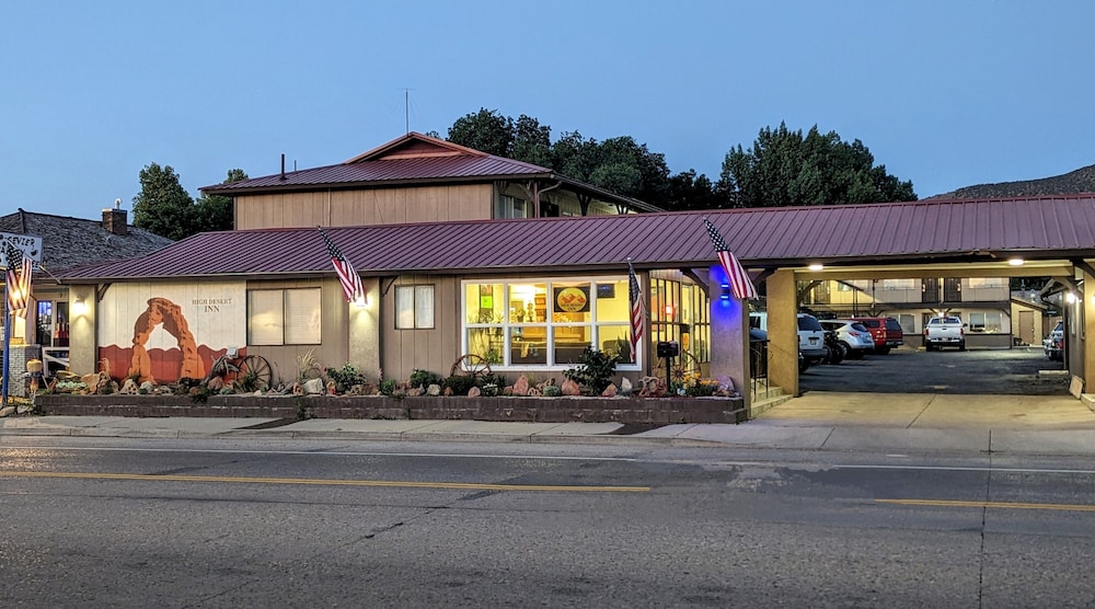 High Desert Inn 3/52