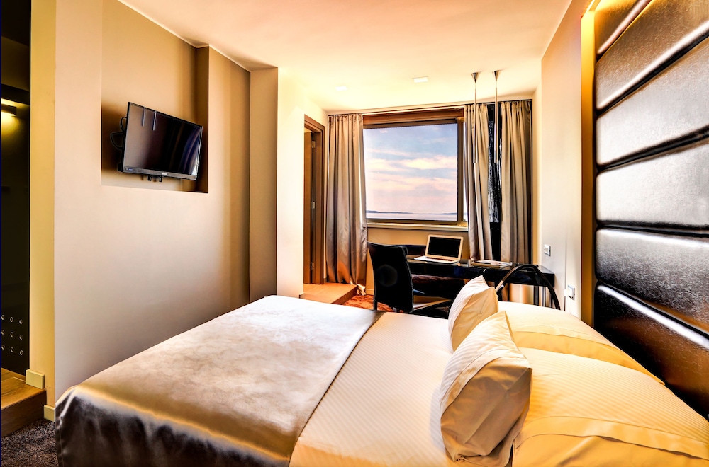 The View Luxury Rooms 15/71
