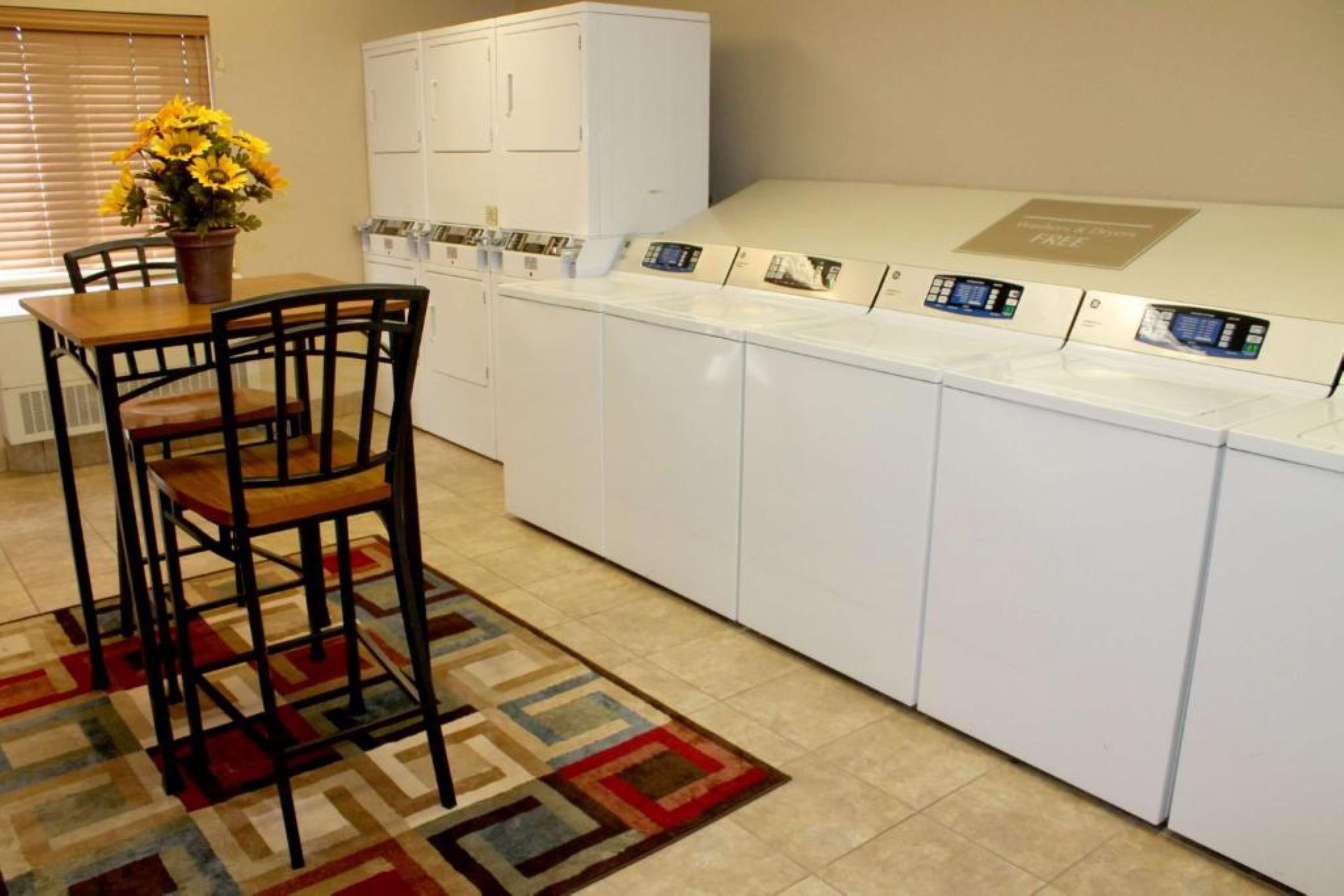 Sonesta Simply Suites Wichita Airport 51/69