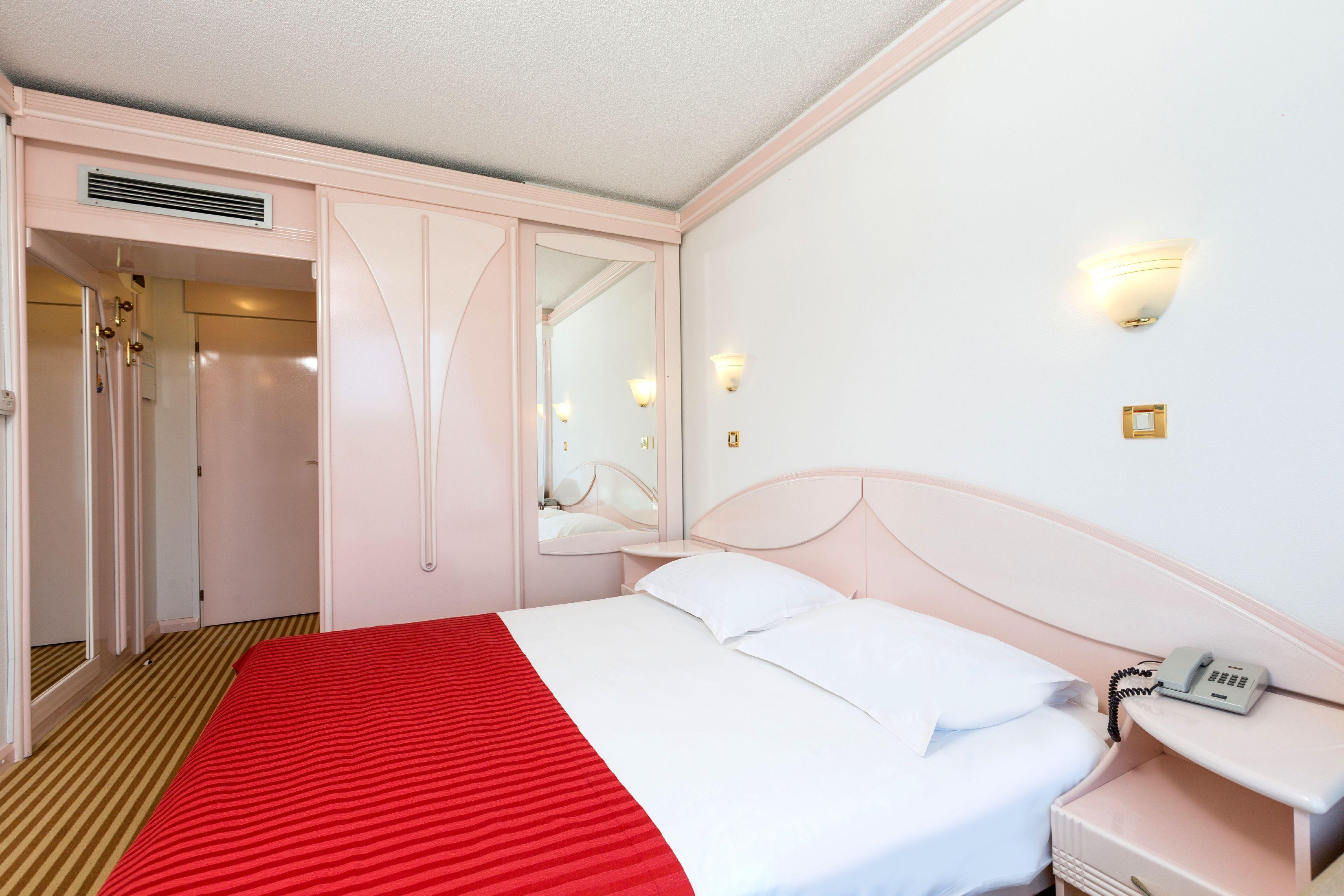 Classic, Double Bed, Sea Side