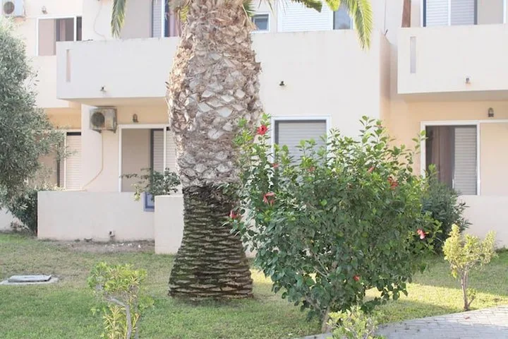 ROSELANDS HOTEL BUNGALOWS 40/43