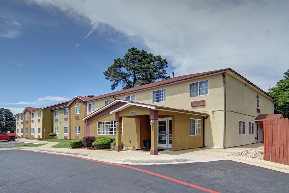 Hometown Inn Suites 46/51