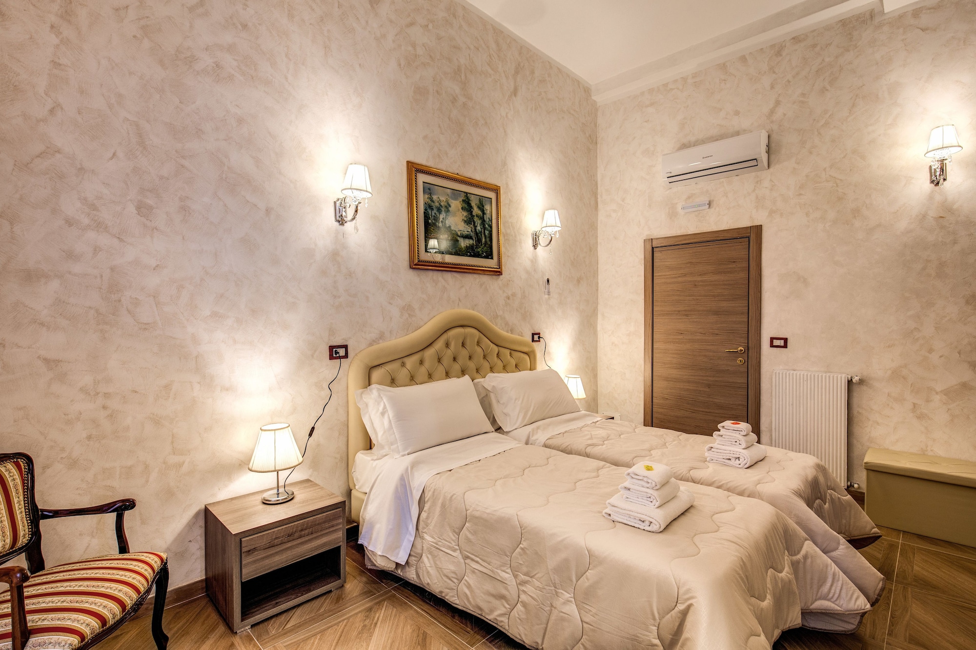 Deluxe, Double Bed