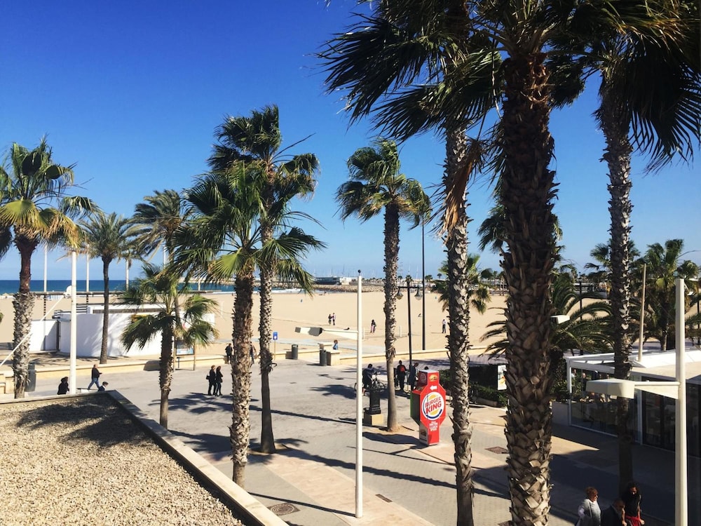 Malvarrosa Beach Rooms 38/41