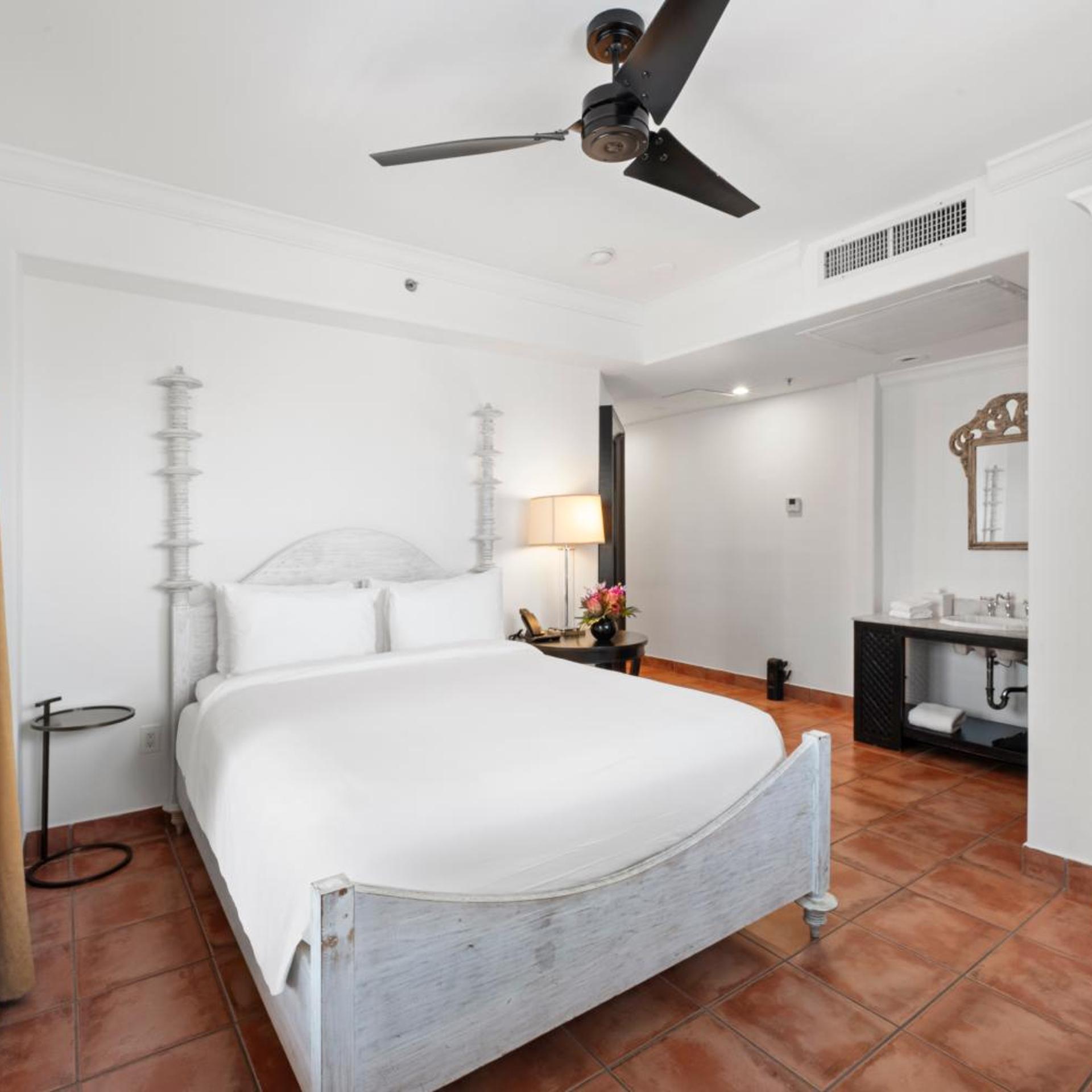 House, Queen Bed, with View