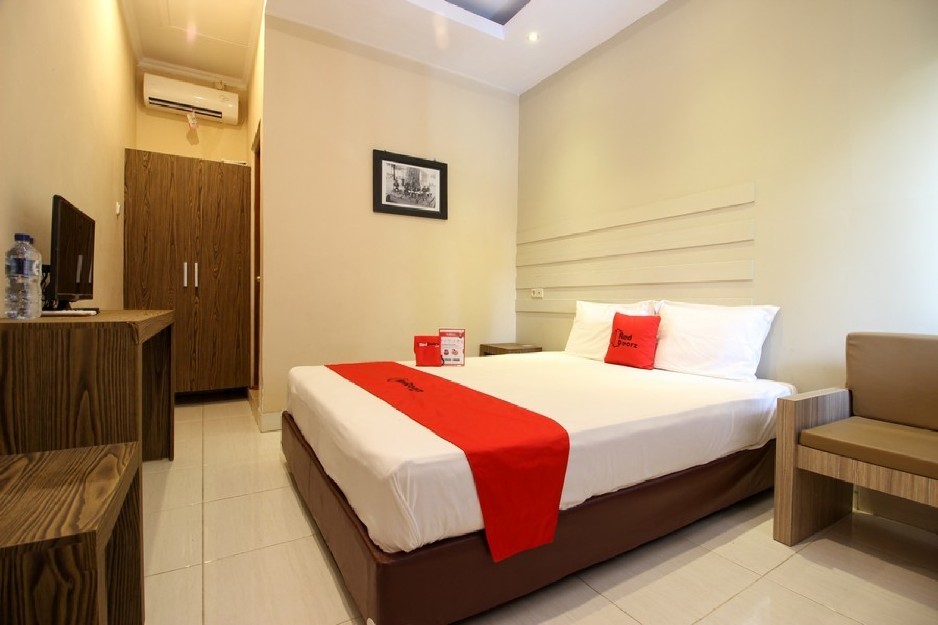 Reddoorz Plus @ Jalan Damai 2 6/24