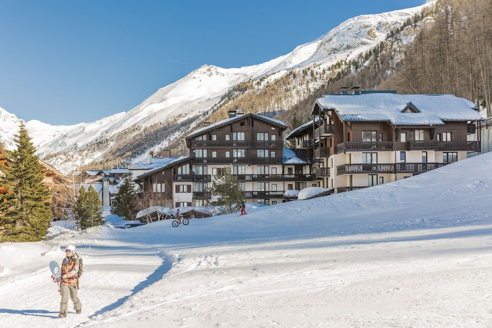 LES HAUTS DU ROGONEY 12/18