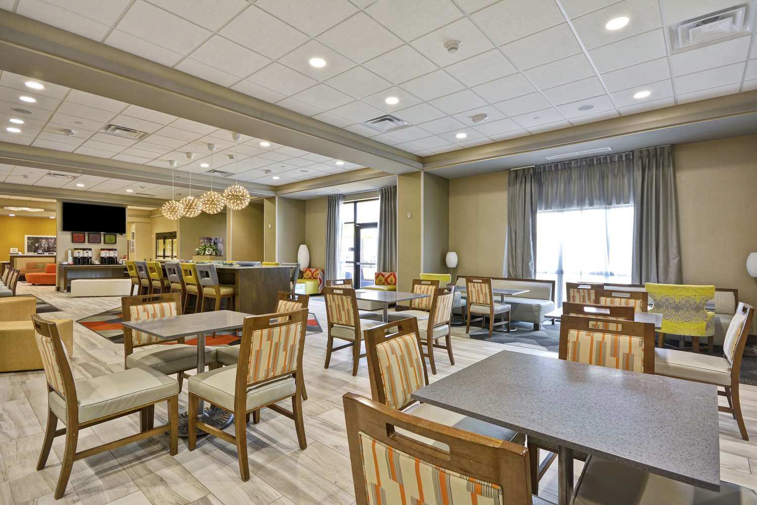 Hampton Inn Blue Ash Cincinnati Oh 30/35