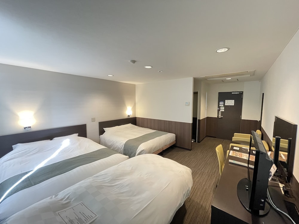 ROOM, TWIN BEDS, SMOKING