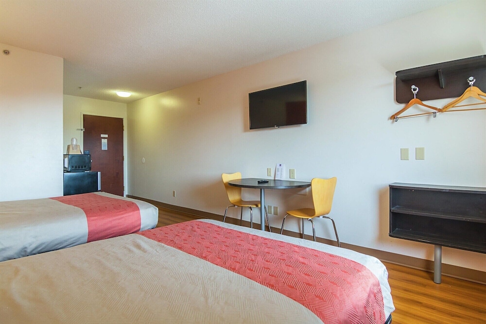 غرفة ديلوكس بسريرين مزدوجين للمدخنين، Motel6 Jonesboro, GA 4/10