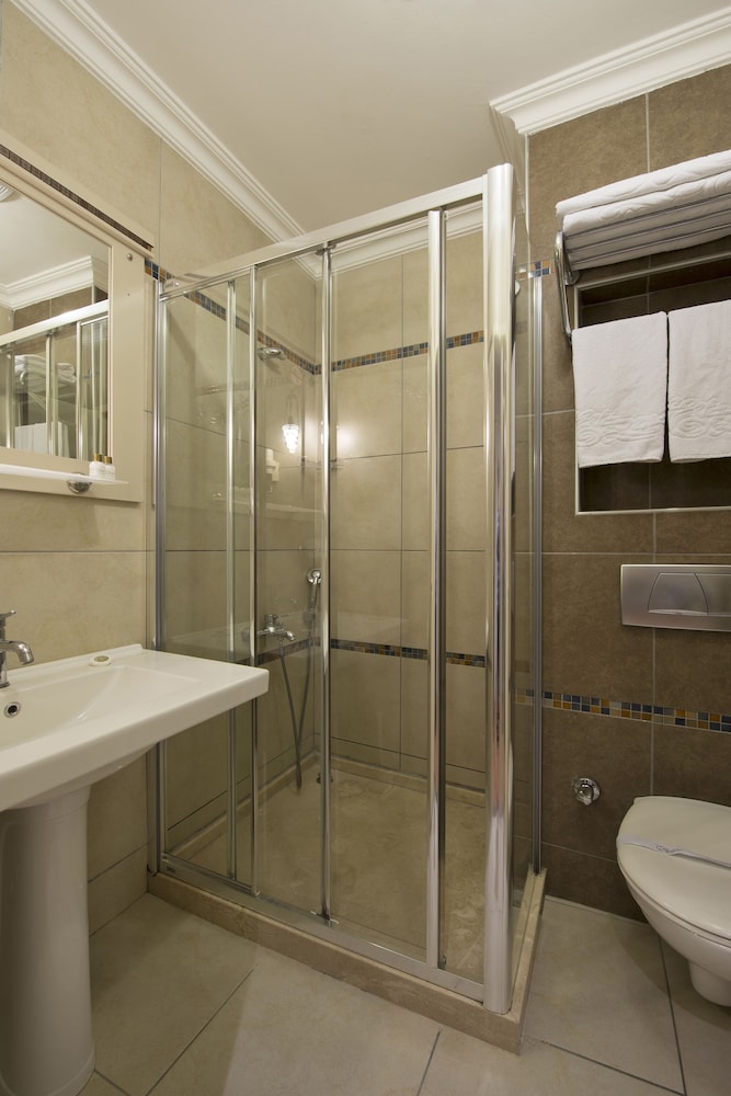 Evsen Hotel Adults Only 65/68