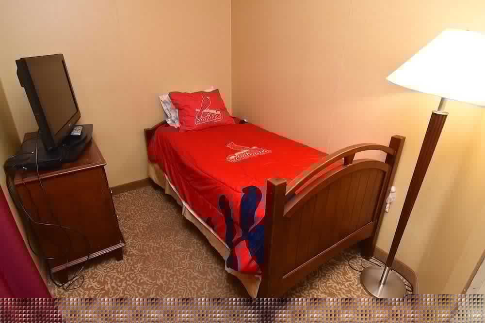 Holiday Inn Express Suites St Louis West Fenton 53/65