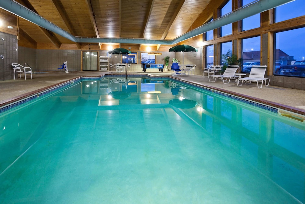 Americinn By Wyndham Roseau 1/53