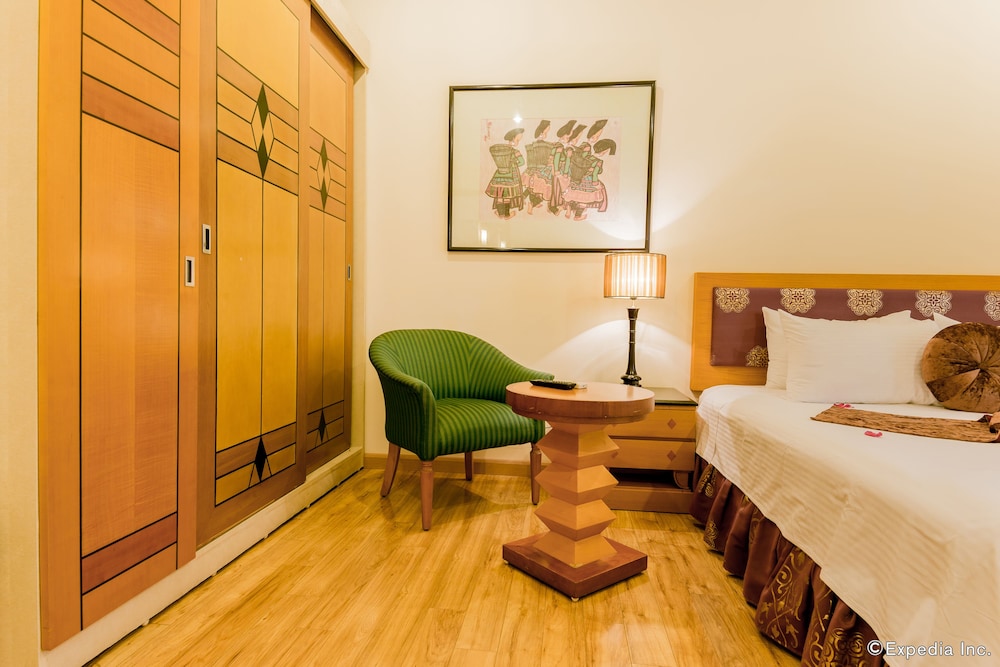 Golden Sun Villa Hotel 25/73