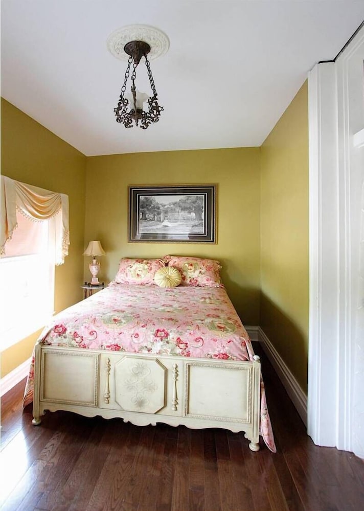 Hassinger Daniels Mansion Bed and Breakfast 19/50