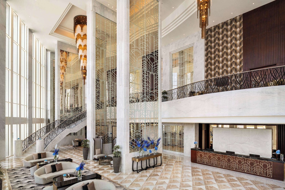 Wyndham Grand Doha West Bay Beach 11/57