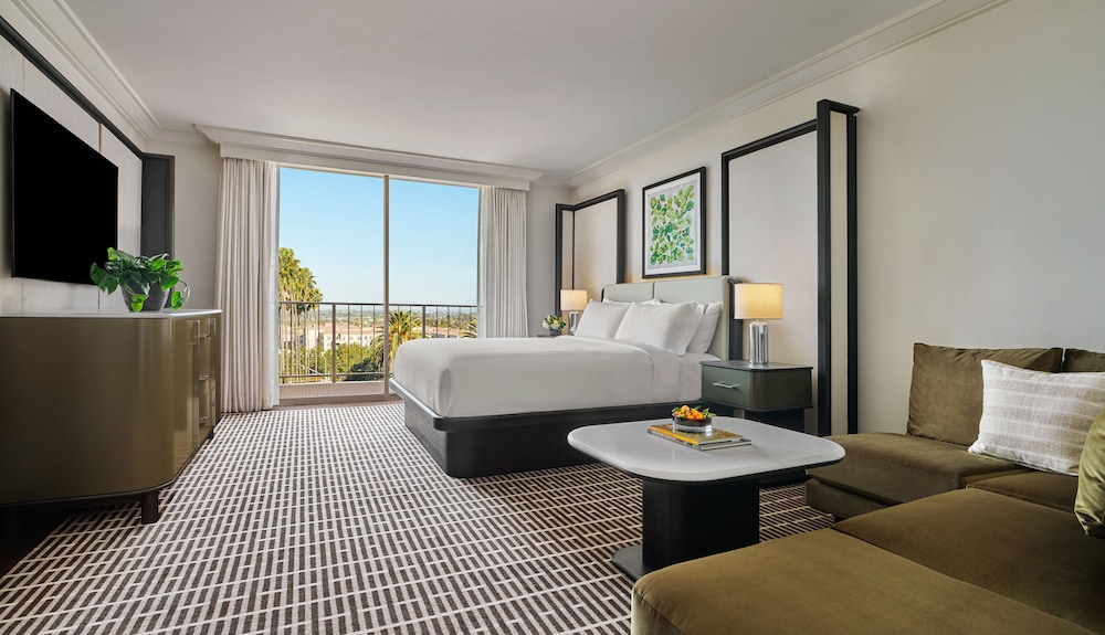 Skyline, King Bed