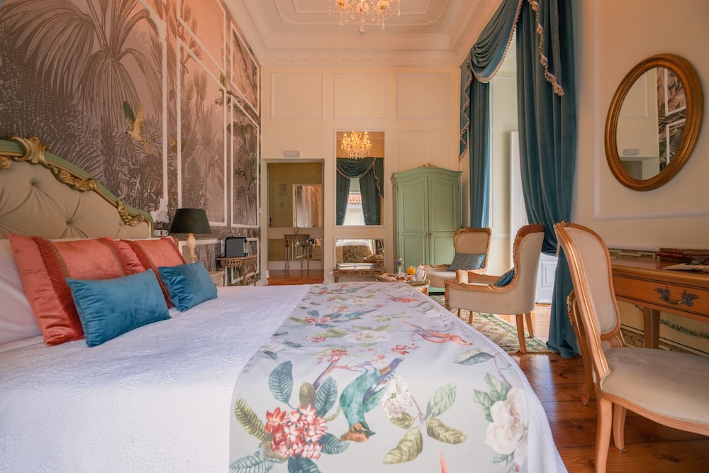 Diamante, Queen Bed