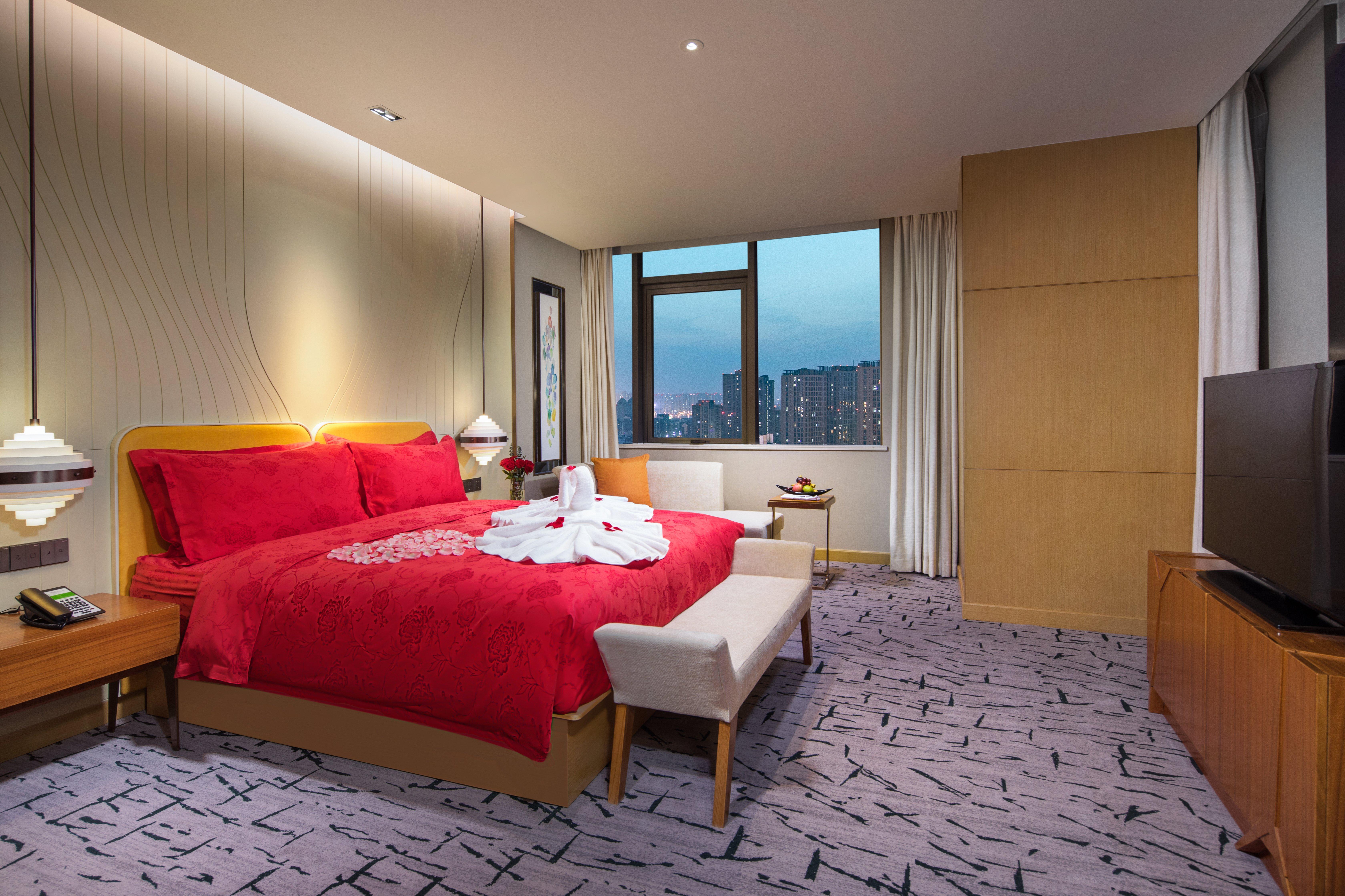 1 Bedroom, Suite, Lounge Access
