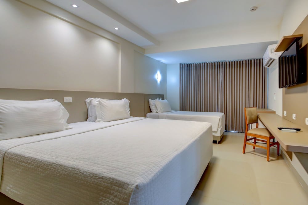 Novares Hotel 8/54