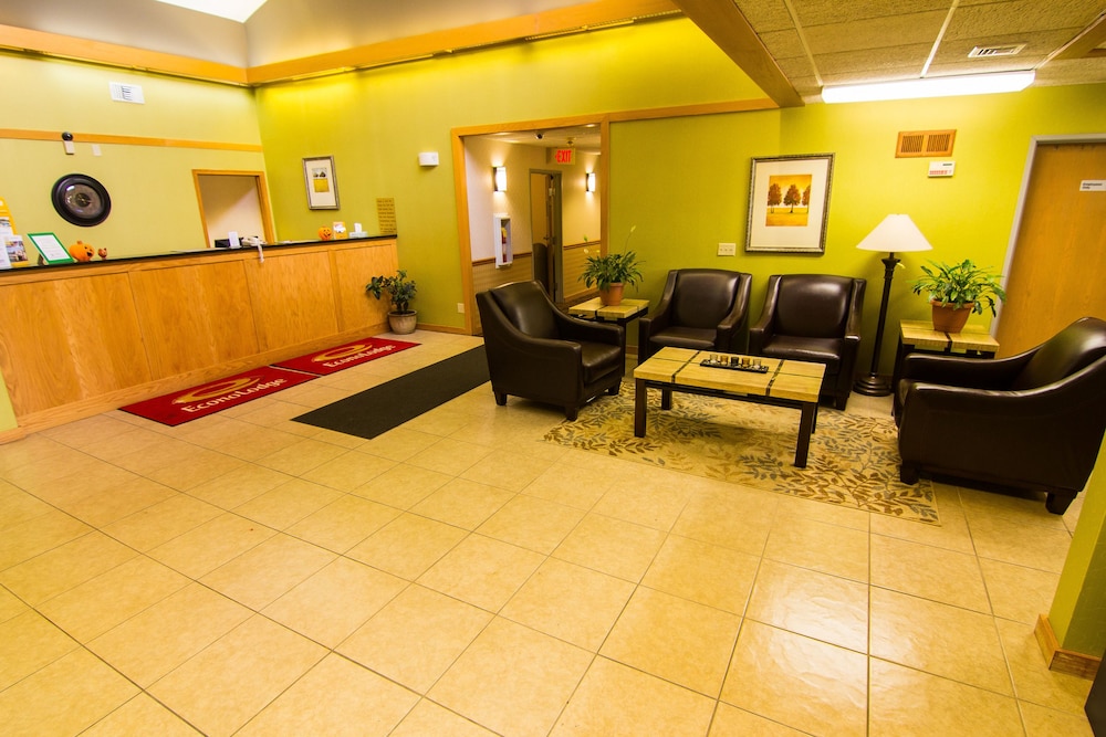 Coratel Inn & Suites by Jasper River Falls 8/60
