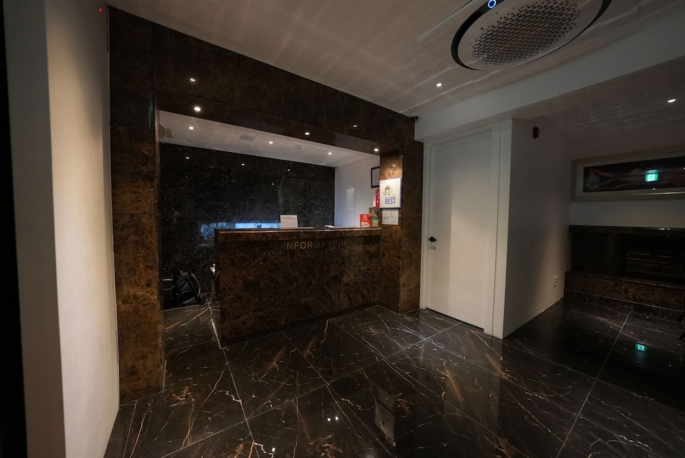 Hotel Amare 9/69