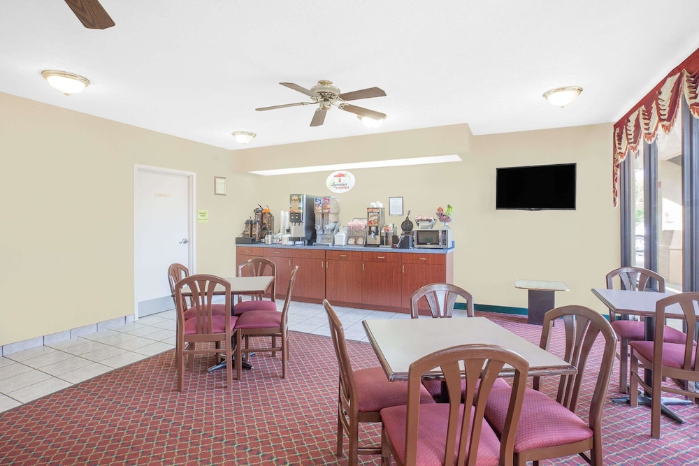 Super 8 By Wyndham Bulls Gap Greeneville Area 12/22