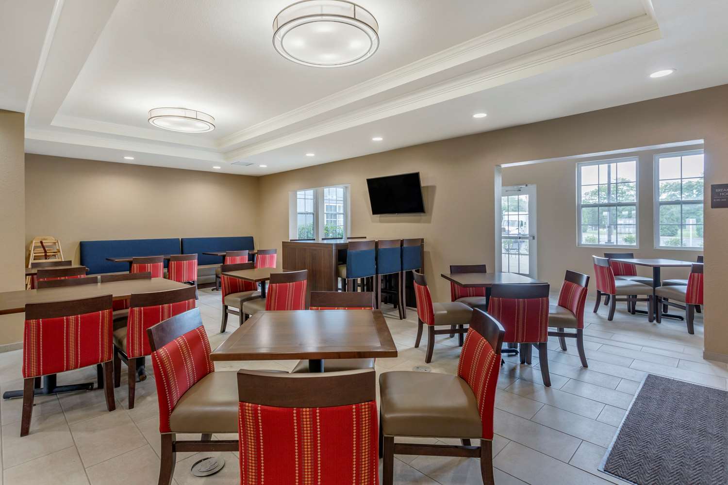 Comfort Suites Clarksville near Governors Square Mall 30/38