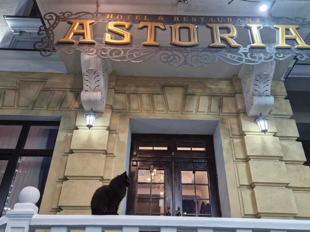 Astoria 2/39