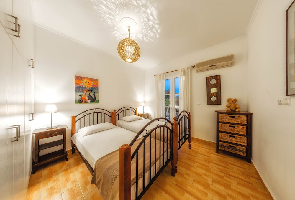 Parys Villas 7/50
