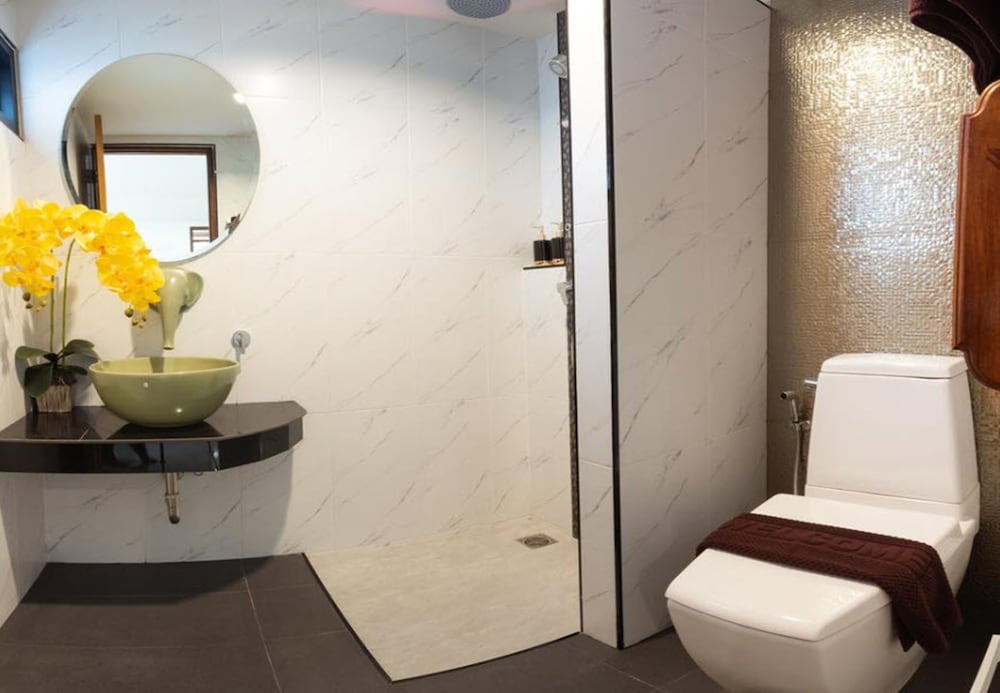 Anumat Premium Budget Hotel 21/22