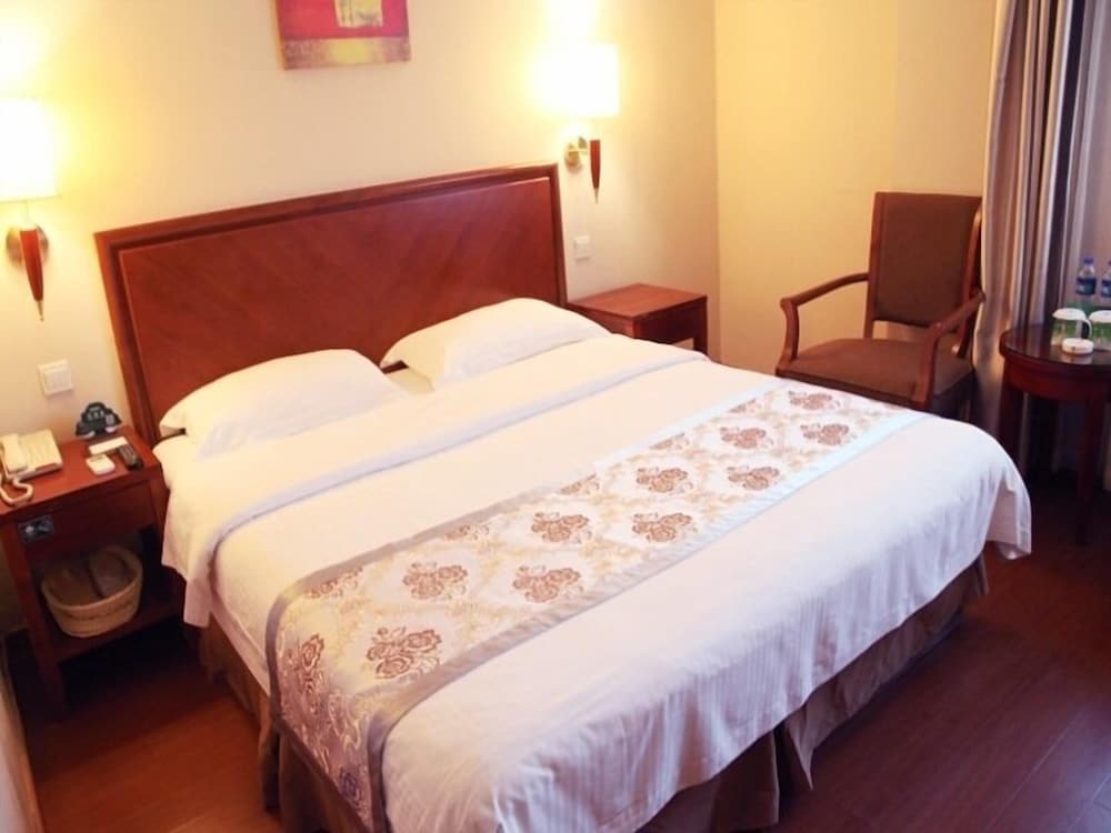VX Shanghai Railway Station Hotel 12/20