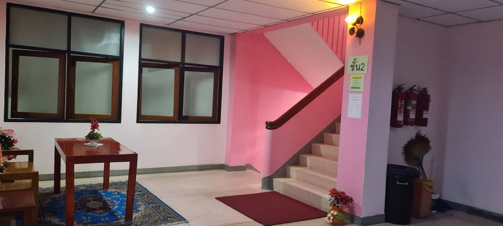Royal Land Mae Klong Hotel 34/42