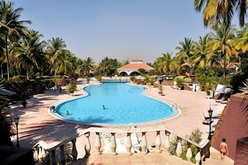 GOLDEN PALMS SPA 24/28