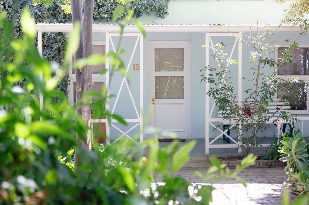 Adley House Guesthouse 2/47