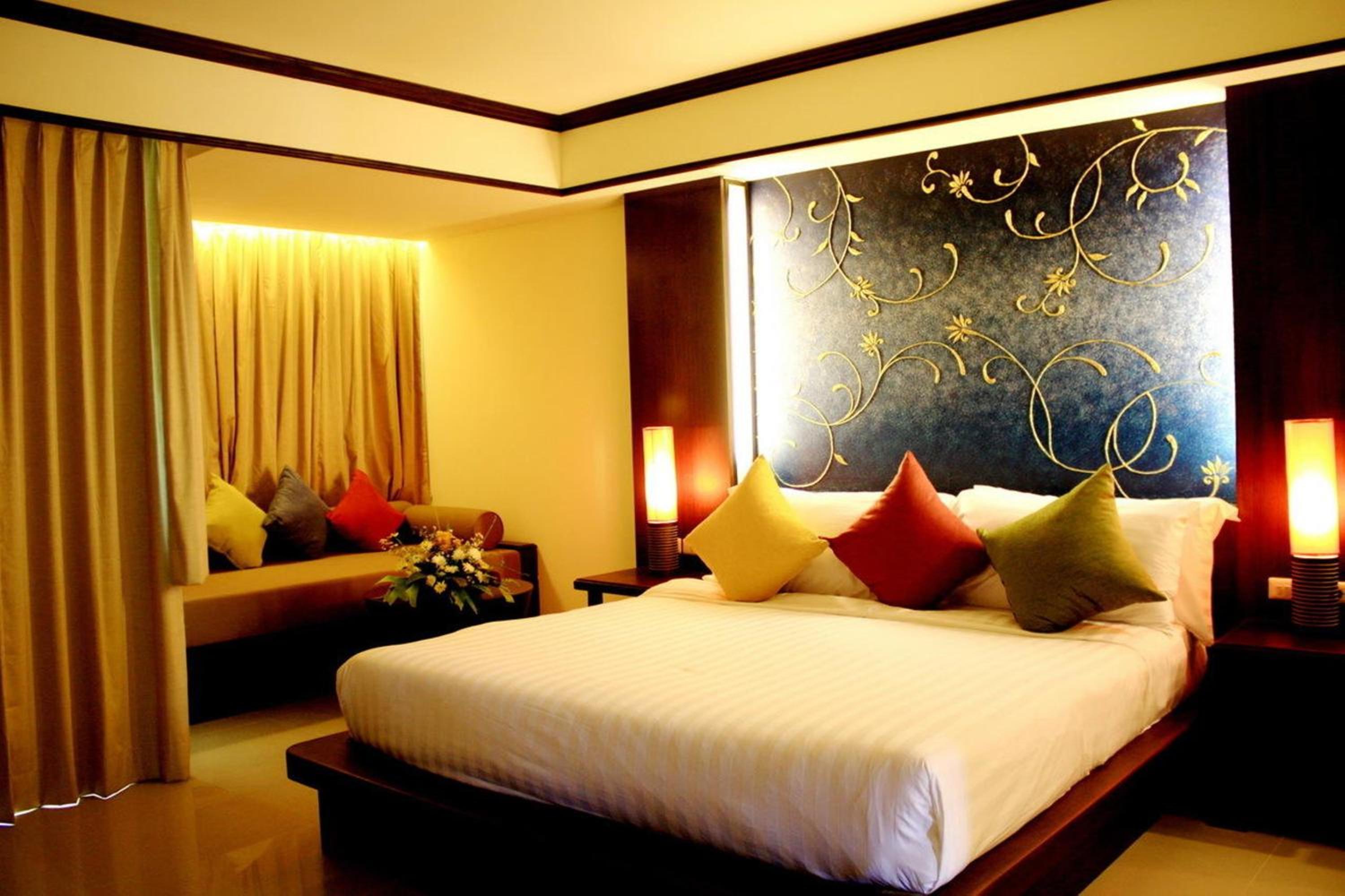 Orchid, Deluxe, 1 Queen and 1 Single Bed