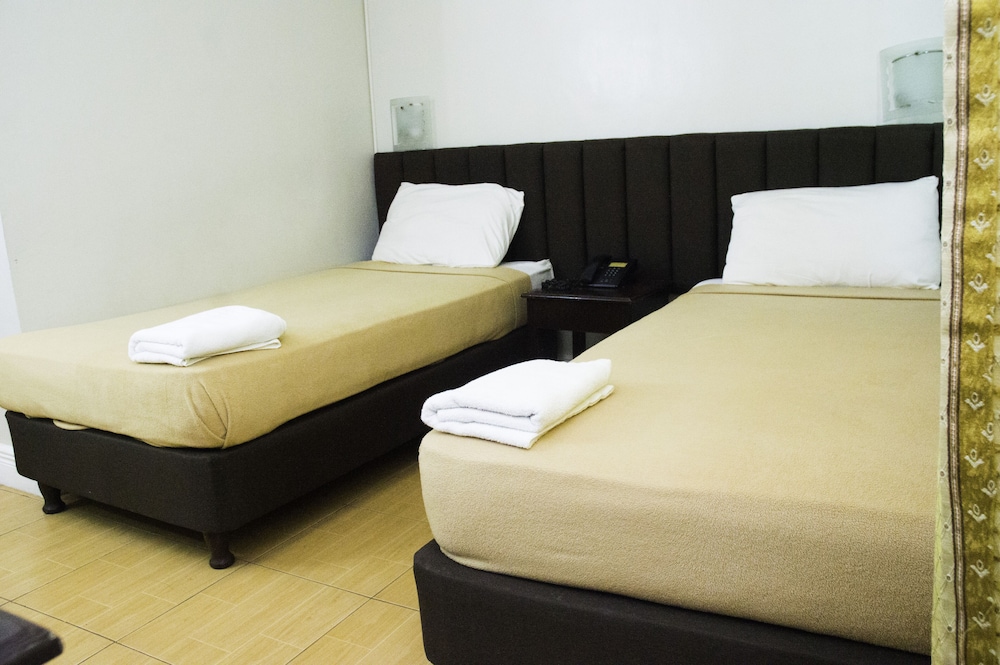 OYO 252 Hotel Euroasia 23/50