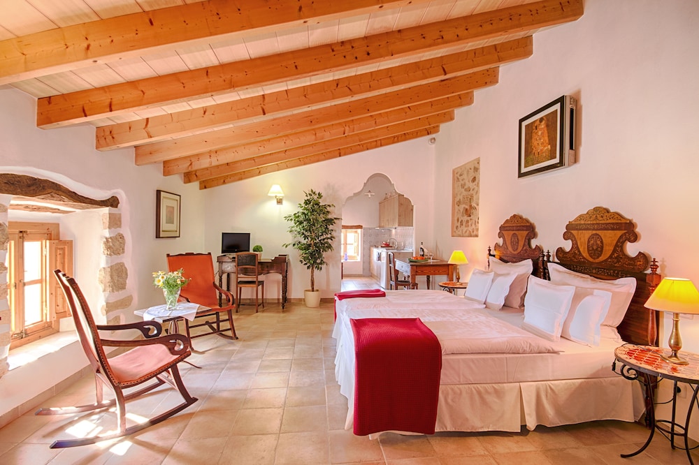 Finca Hotel Can Estades 39/63