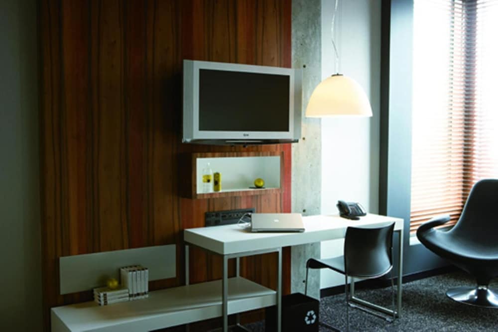 ALT HOTEL HALIFAX AIRPORT 37/39