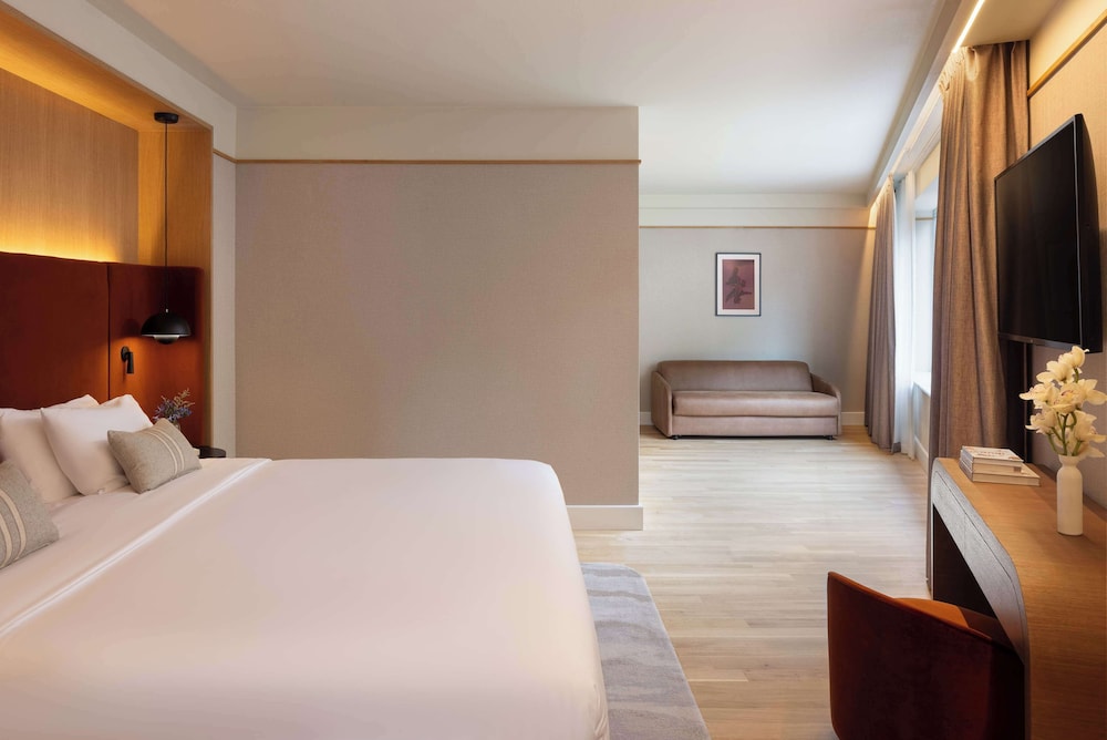 JUNIOR SUITE, WITH EXTRA BED, WITH VIEW