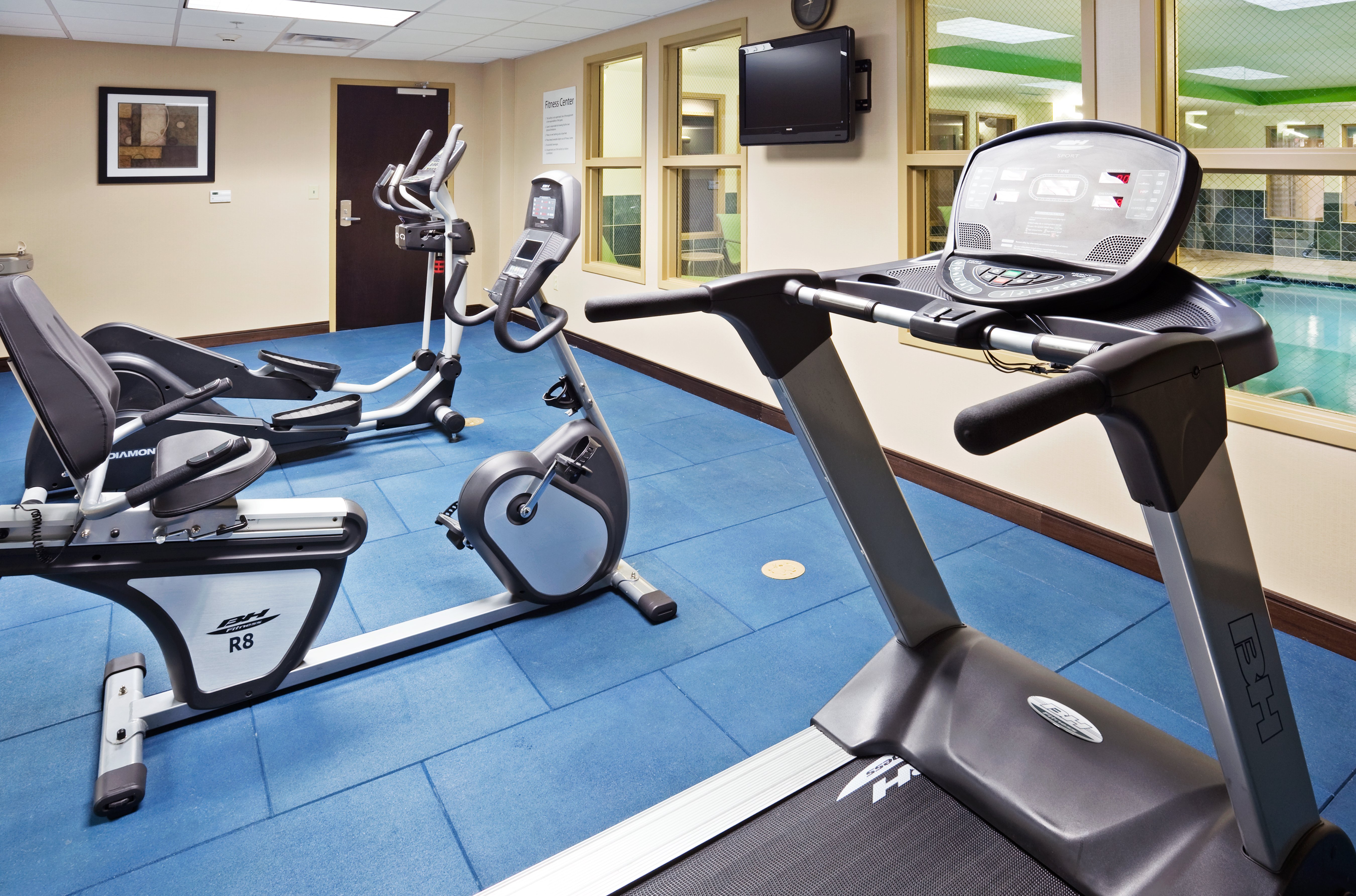 Holiday Inn Express Hotel Suites Newport South 47/79