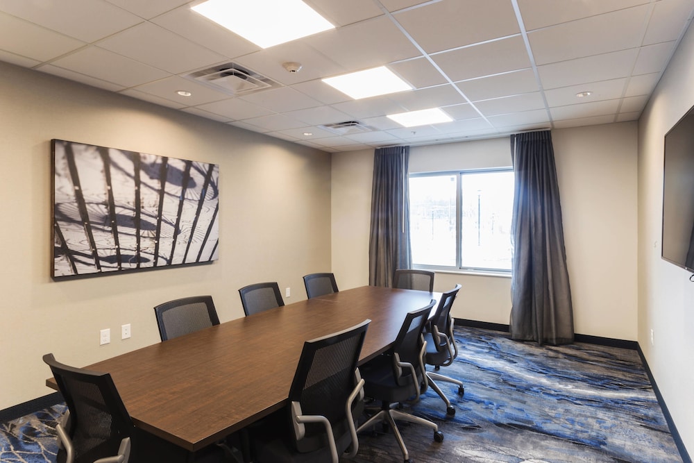 Fairfield Inn & Suites By Marriott Northfield 32/34