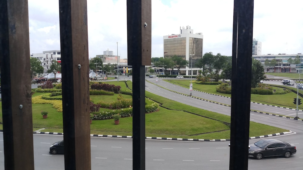 Roxy Hotel Padungan 25/31