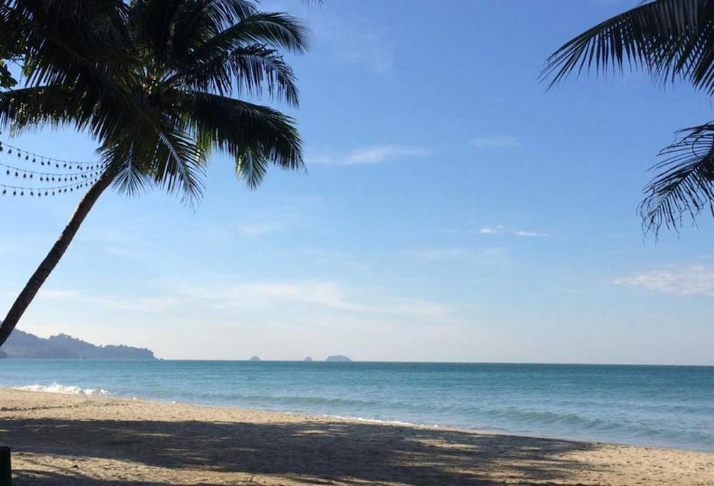 Apple Beachfront Resort 50/69