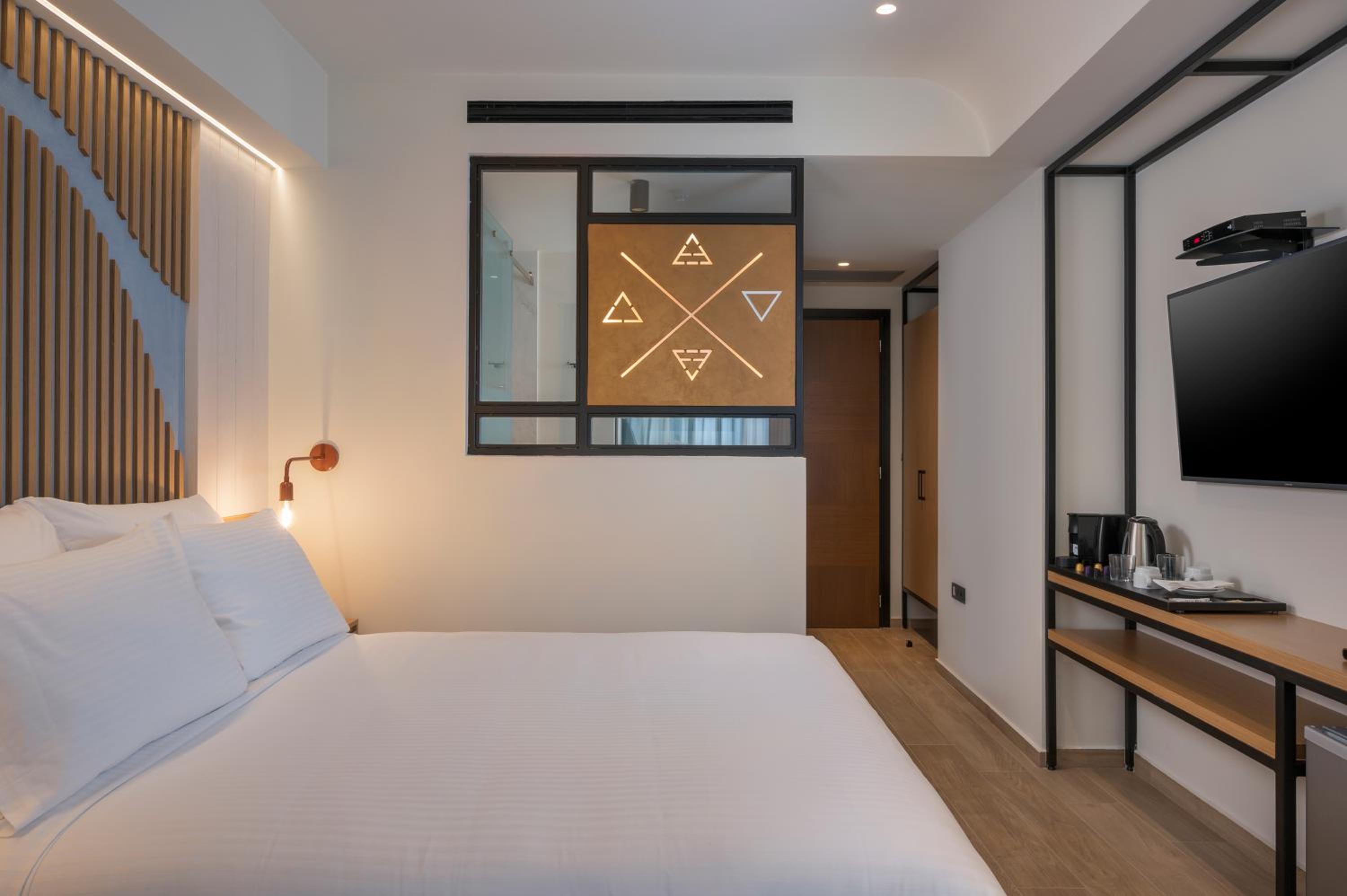 ROOM, DOUBLE BED, POOL VIEW