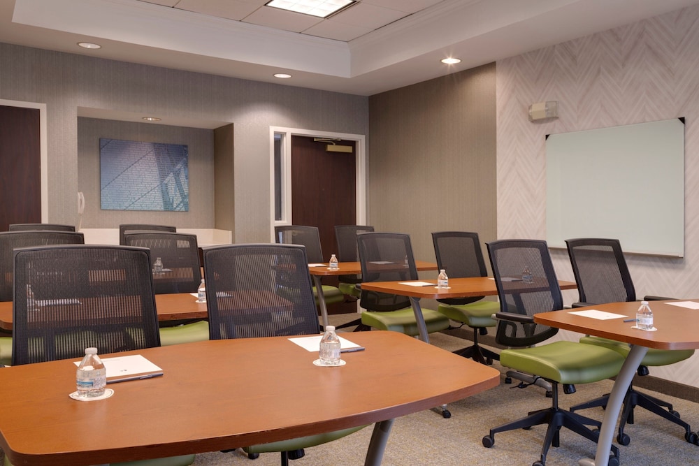 Springhill Suites By Marriott Newark Liberty International 34/45