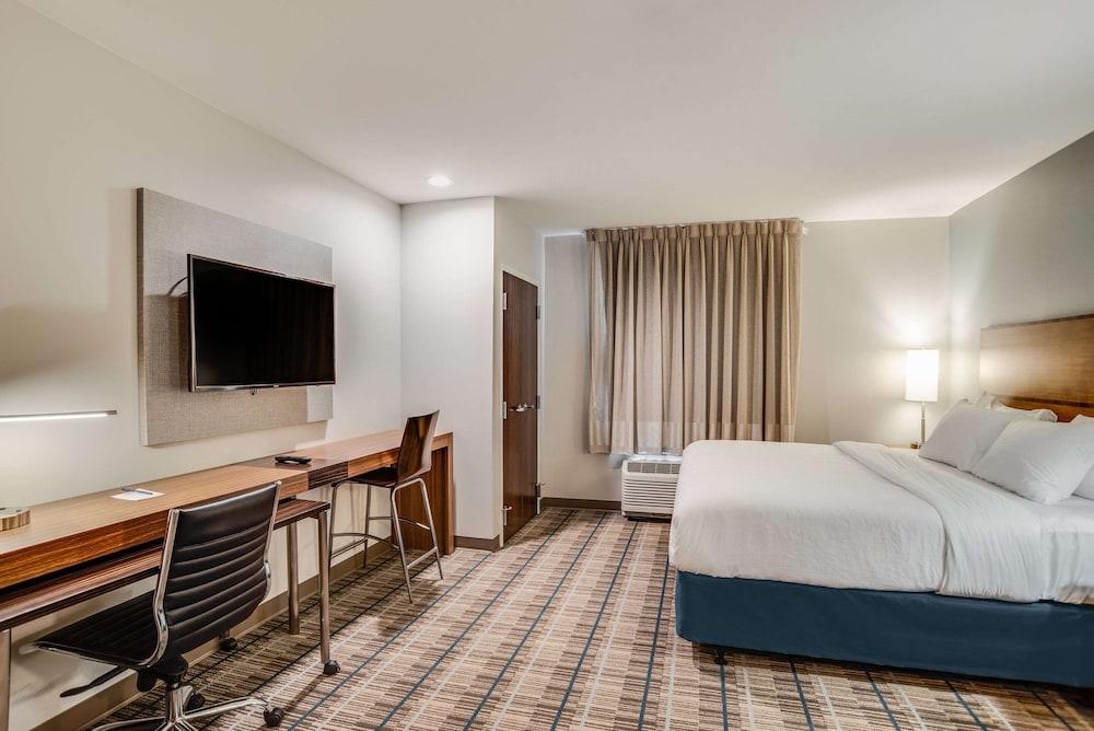 Efficiency, Suite, King Bed, Accessible، MainStay Suites Carlisle-Harrisburg 2/6