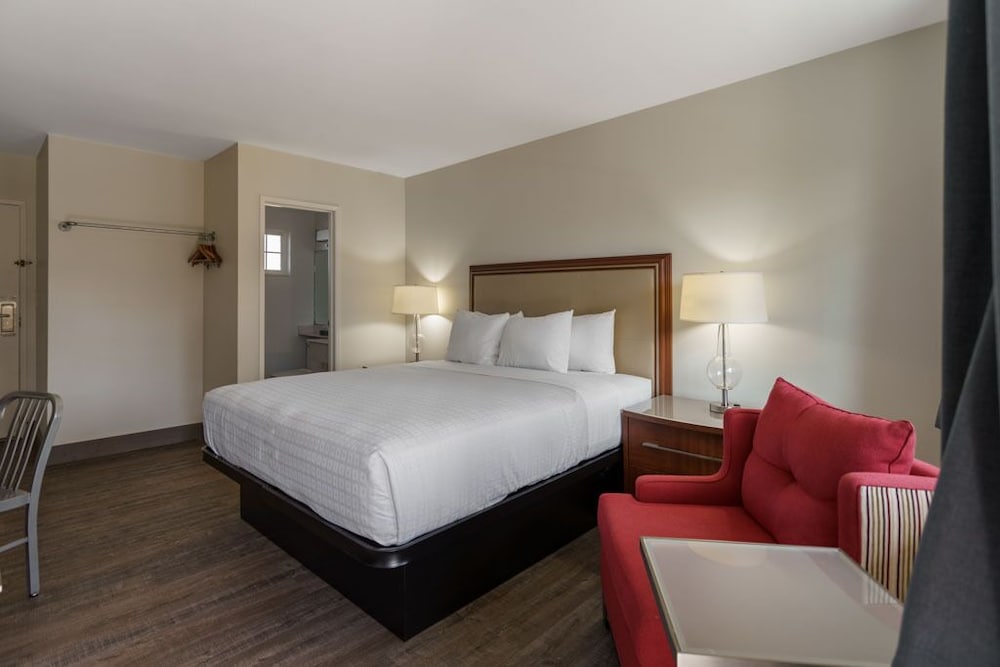 Riverfront Inn Roseburg 25/72